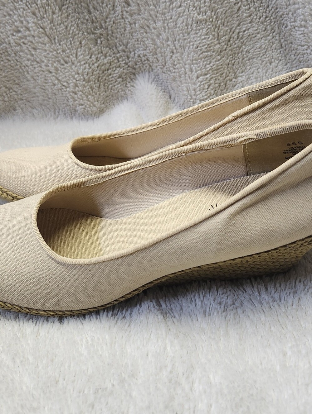 • New Beacon Women's Beige Wedge Espadrille Size 8 S S Slip On Shoes - Picture 4 of 9